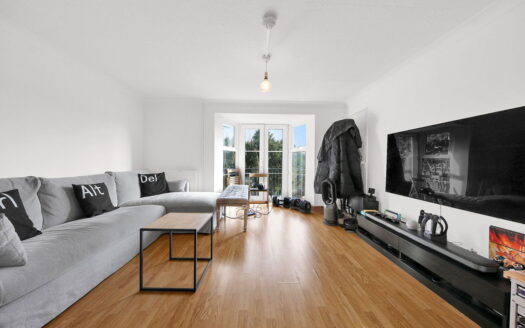 Falmouth Avenue, London, E4 9QS