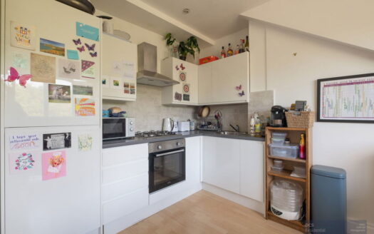 Lordship Park, London, N16 5UP