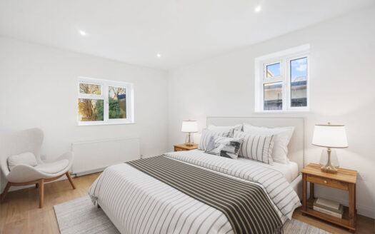 Turnpike Lane, London, N8 0PH