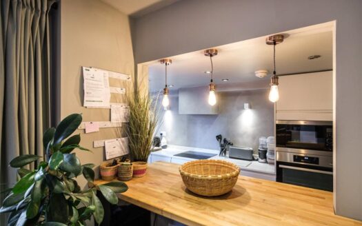 Drayton Park, London, N5 1NT