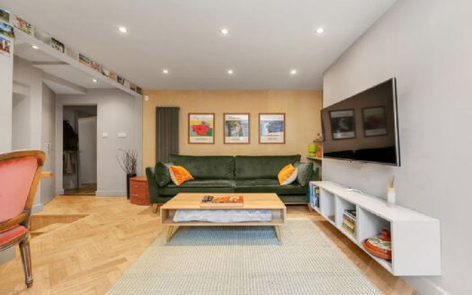 Drayton Park, London, N5 1NT