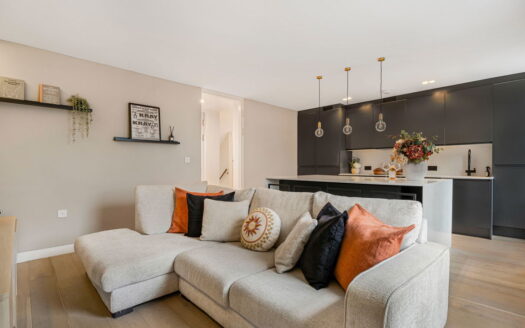 Amhurst Road, London, E8 2AW