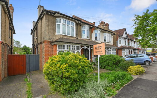 Mount View Road, London, E4 7EF